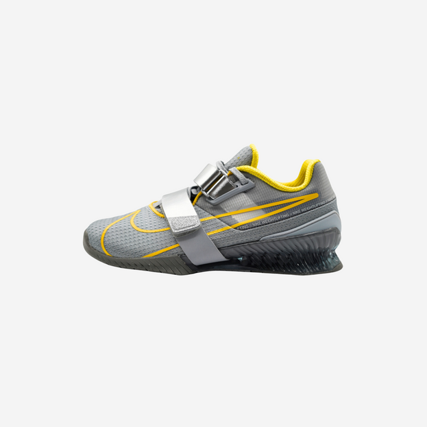 Nike Romaleos 4 in Grey and yellow 